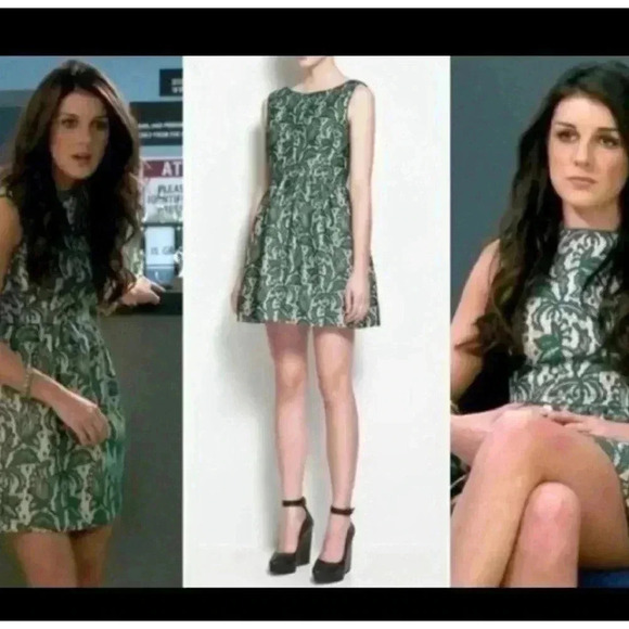 Zara Green Lace Tulip Mini Dress fully lined sleeveless - Picture 3 of 11